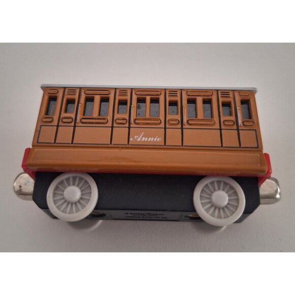 Annie Thomas & Friends Take N Play Railroad Tan Diecast Coach Train Car Magnetic - Picture 5 of 7
